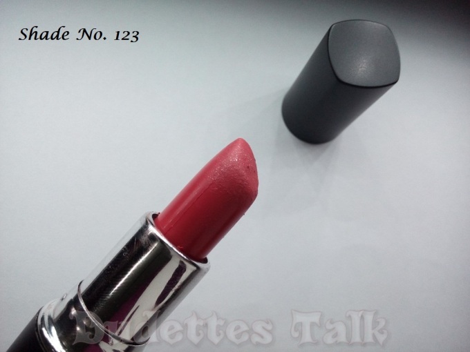 Marlin "Hot Lips" lipstick in "123"